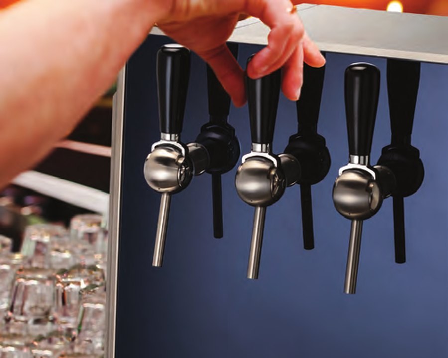 Dettaglio del purificatore d'acqua Acquadea BLUCRISTALL TOWER